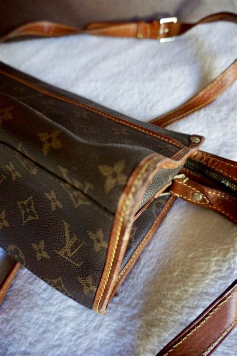 louis vuitton shoulder bag vintage.